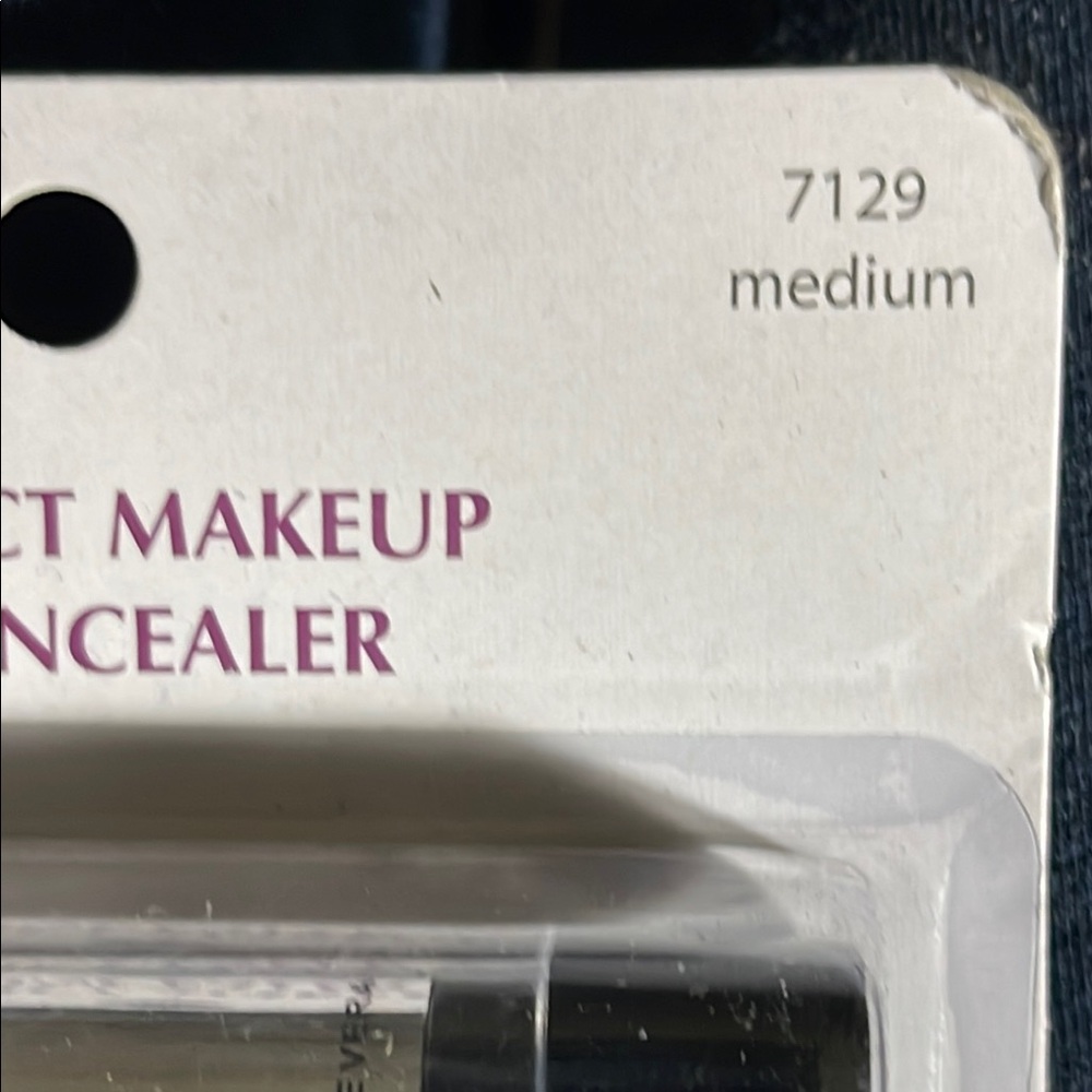 Compact Makeup & Concealer - Medium - Picture 5 of 6